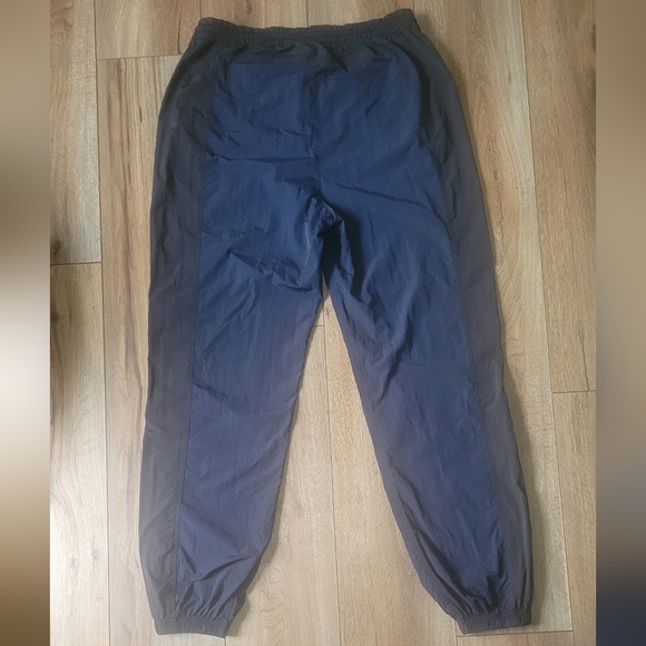 Lululemon Women’s Evergreen Track Pant Size 8 Color True Navy / Black - Picture 2 of 5